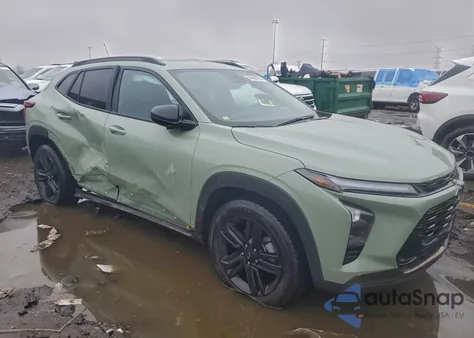 2025 Chevrolet Trax Activ из США, поврежденный, VIN KL77LKEP4SC117411